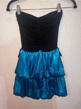 Misope Mid 2000’s Black and Teal Strapless Tiered Party Dress
